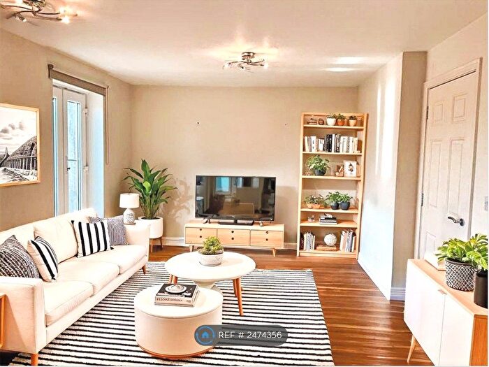 2 Bedroom Flat To Rent In Burford Gardens, Cardiff, CF11