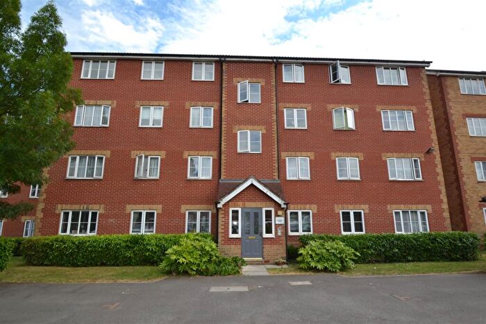 2 Bedroom Flat To Rent In Charles House, Village Close, Hoddesdon, Hertfordshire, EN11