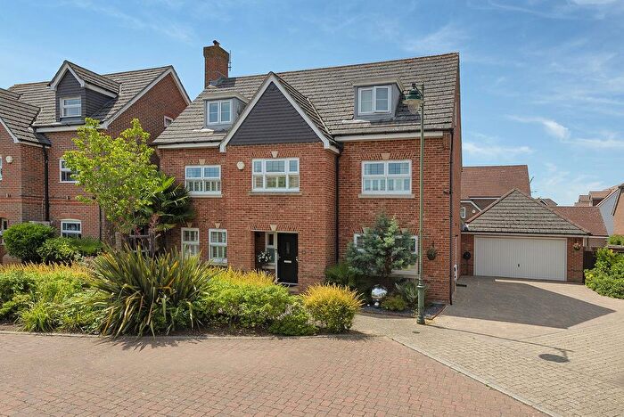 6 Bedroom Detached House For Sale In Charlotte Drive, Kings Hill, West Malling, ME19