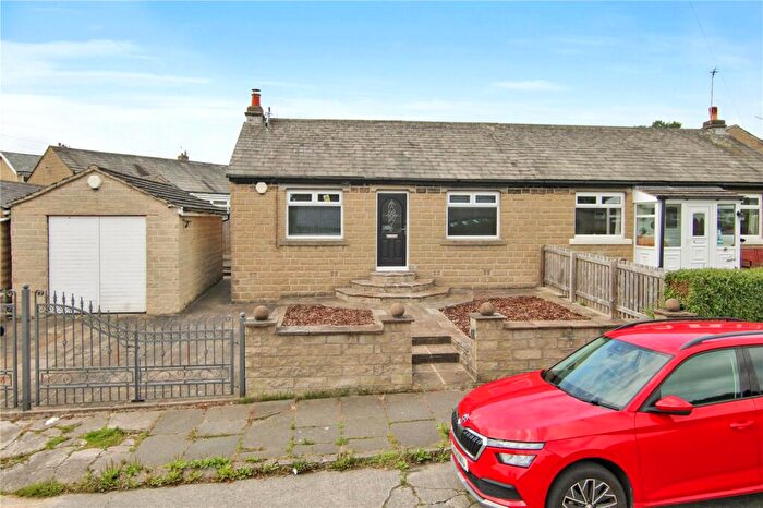 2 Bedroom Bungalow For Sale In Spencer Avenue, Silsden, BD20