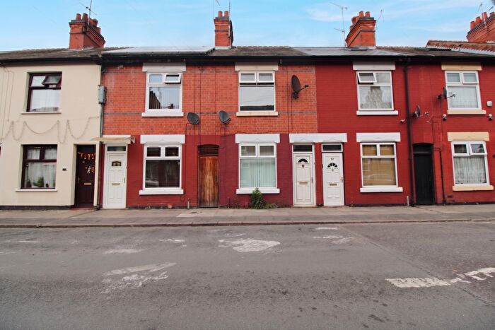 3 Bedroom Terraced House For Sale In Buller Road, Leicester, LE4