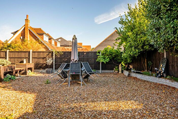 3 Bedroom Detached House For Sale In Park Street Lane, Park Street, St. Albans, Hertfordshire, AL2