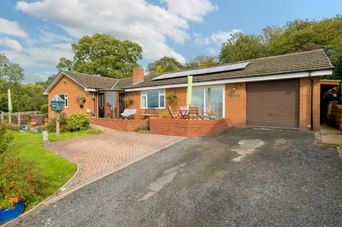 3 Bedroom Detached Bungalow For Sale In Howey, Llandrindod Wells, LD1