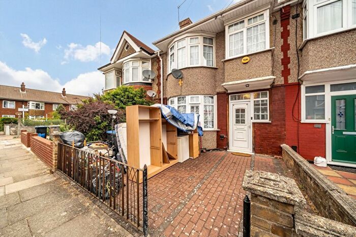 4 Bedroom Property To Rent In Elms Gardens, Wembley, HA0