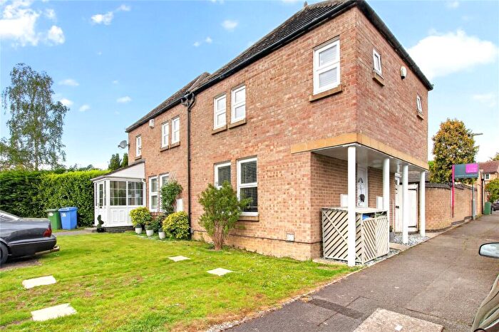 2 Bedroom Semi-Detached House For Sale In Wards Stone Park, Forest Park, Bracknell, Berkshire, RG12