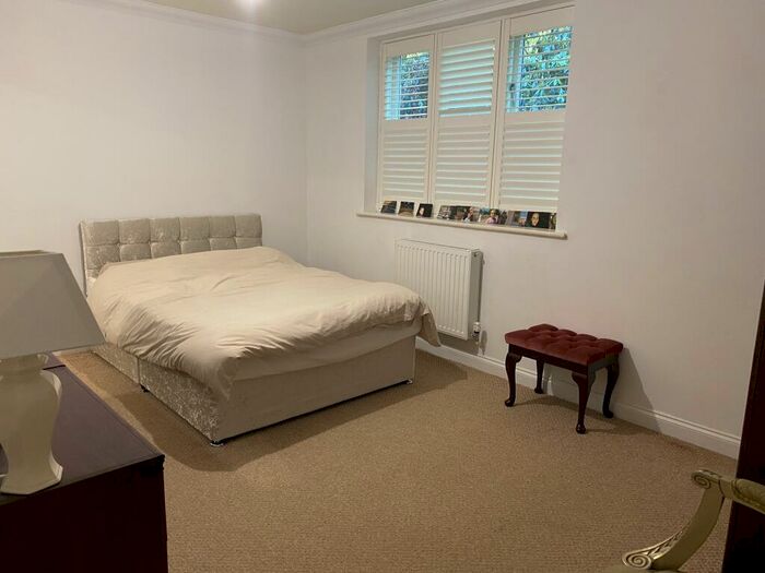 2 Bedroom Apartment To Rent In Branksome Wood Road, Bournemouth, BH2