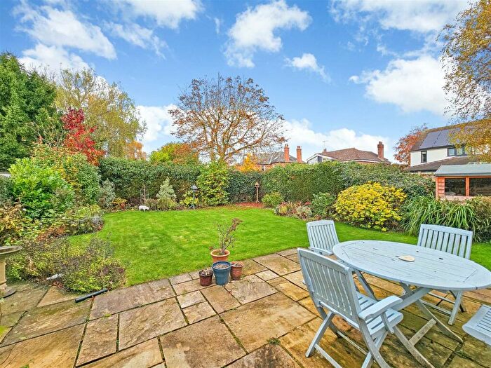 3 Bedroom Detached Bungalow For Sale In Longmoor Avenue, Lowdham, Nottingham, NG14