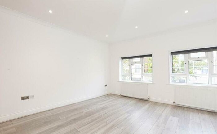 1 Bedroom Flat To Rent In Hercules Street, Holloway, N7