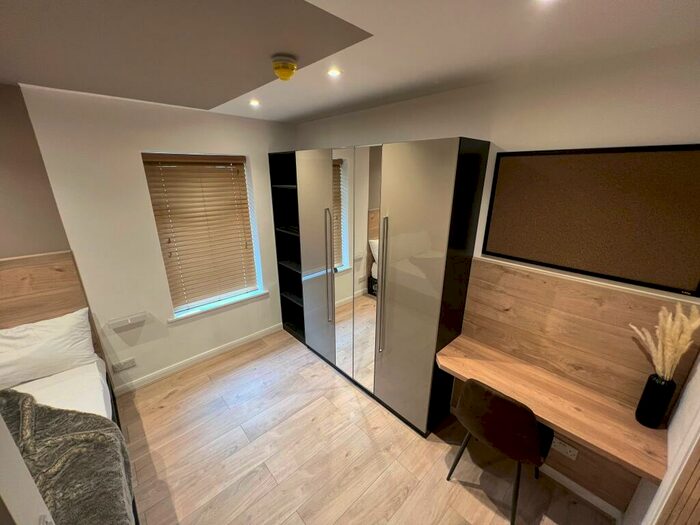 Studio To Rent In Guildford Close, Exeter, EX4