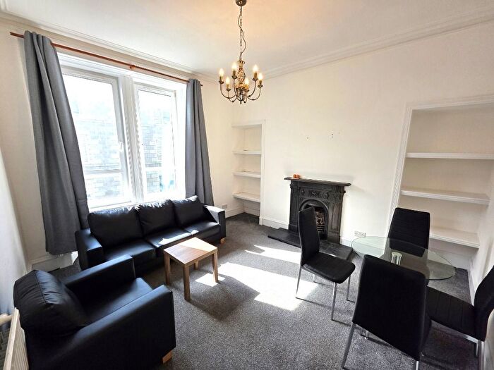 2 Bedroom Flat To Rent In Rosemount Place, Rosemount, Aberdeen, AB25