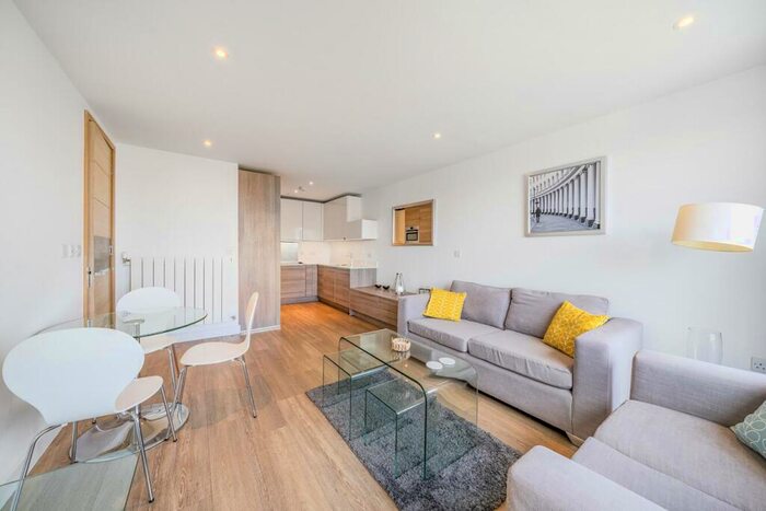 2 Bedroom Flat For Sale In Seafarer Way, Surrey Quays, SE16