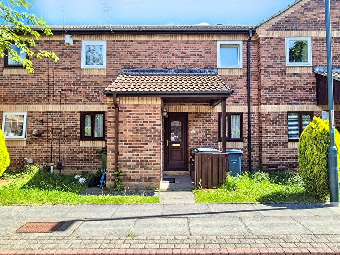 2 Bedroom Flat For Sale In Agincourt, Hebburn, NE31