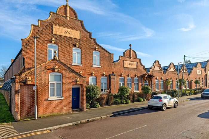 2 Bedroom Flat To Rent In Sutton Road, St.Albans, AL1