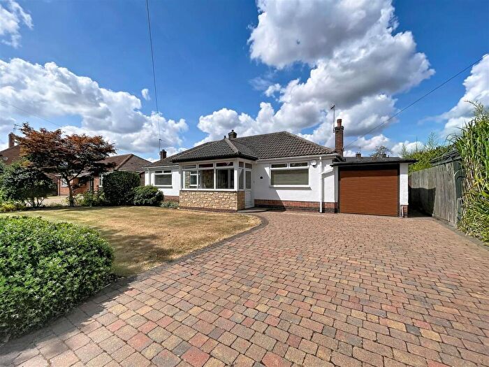 3 Bedroom Detached Bungalow For Sale In Blackthorn Road, Kenilworth, CV8