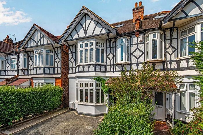 5 Bedroom Semi-Detached House For Sale In Loveday Road, Ealing, London, W13