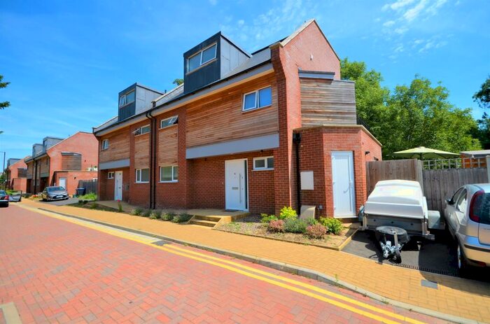 5 Bedroom Semi-Detached House To Rent In Waterside Close, Wembley, Middlesex, HA9