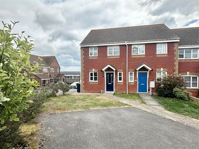 2 Bedroom House To Rent In Harbour View Road, Newhaven, East Sussex, BN9