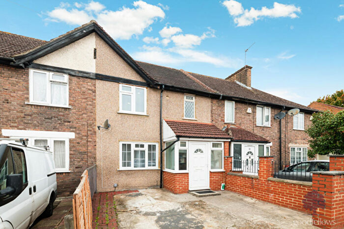 4 Bedroom House To Rent In Turner Avenue, Mitcham, Merton, CR4