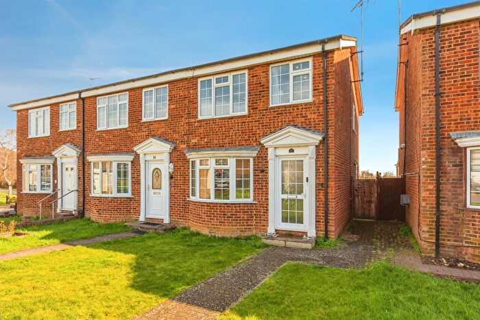 3 Bedroom End Of Terrace House For Sale In Broad Rush Green, Leighton Buzzard, LU7