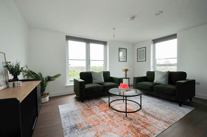 3 Bedroom Flat To Rent In Worrall Street, Salford, M5