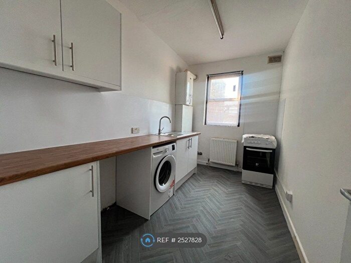 2 Bedroom Flat To Rent In Stapleton Road, Bristol, BS5
