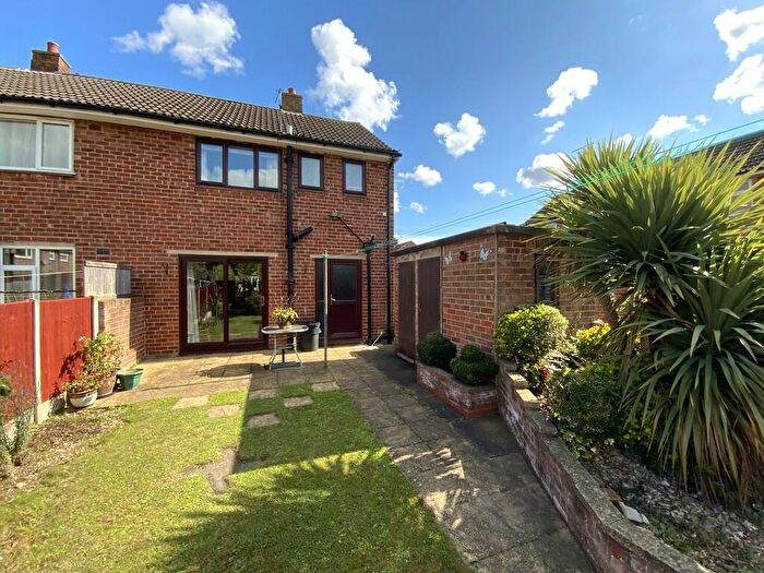 2 Bedroom Semi-Detached House For Sale In David Avenue, Lincoln, LN1