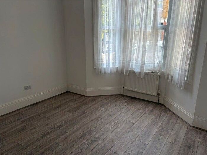 2 Bedroom Flat To Rent In Princes Street, Southend-On-Sea, SS1