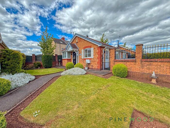 2 Bedroom Detached Bungalow To Rent In Chapel Close, Clowne, S43