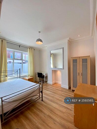 7 Bedroom Terraced House To Rent In Clarendon Park Road, Leicester, LE2