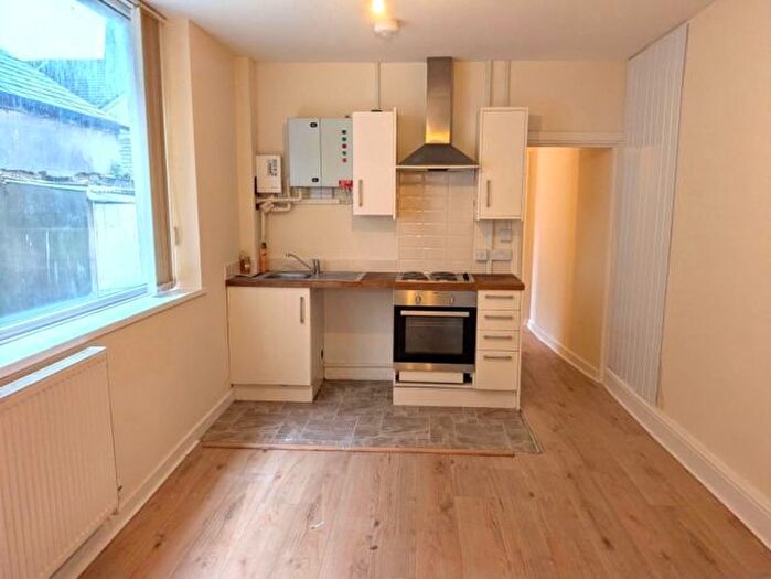 1 Bedroom Flat To Rent In Llanelli, John Street, SA15