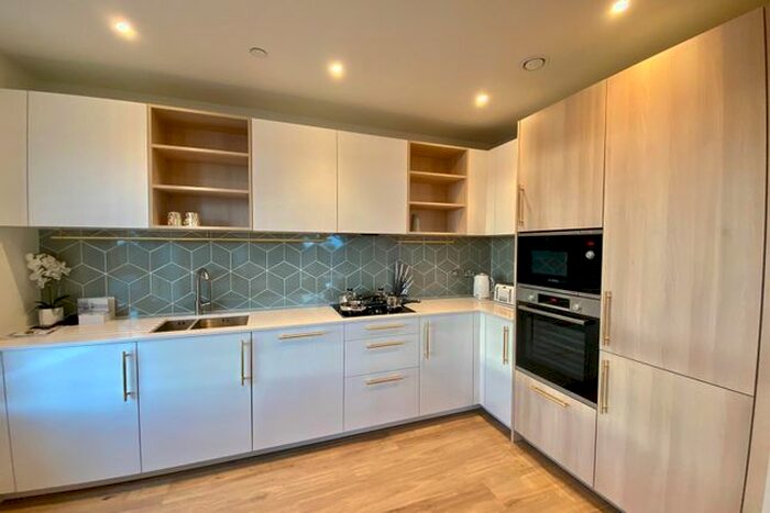 2 Bedroom Flat To Rent In Mary Neuner Road, London, N8
