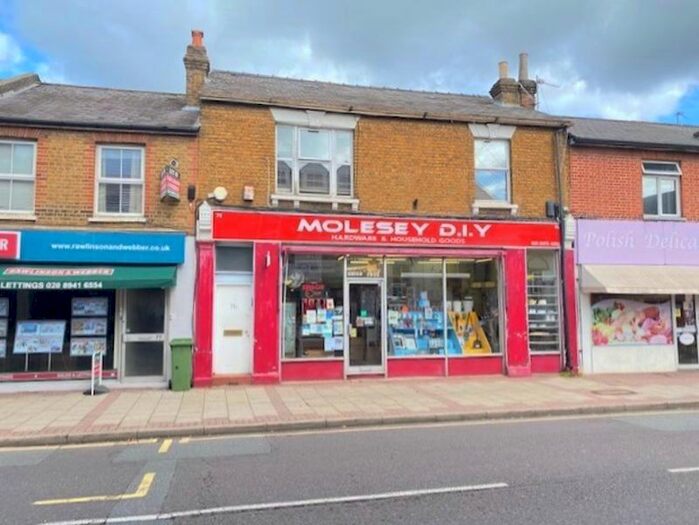 2 Bedroom Flat To Rent In Walton Road, East Molesey, KT8