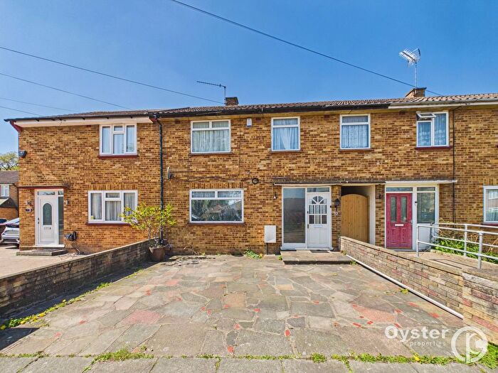 4 Bedroom Terraced House For Sale In Meadfield, Edgware, HA8