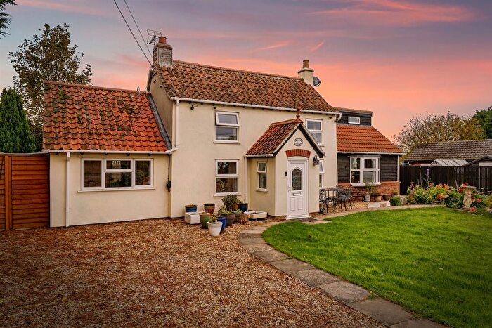 2 Bedroom Detached House For Sale In Townsend Road, Upwell, Wisbech, PE14