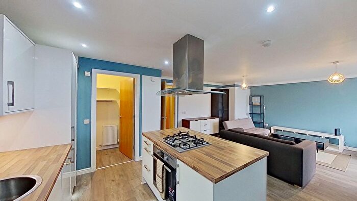 3 Bedroom Flat To Rent In Maplewood Park, Edinburgh, EH12