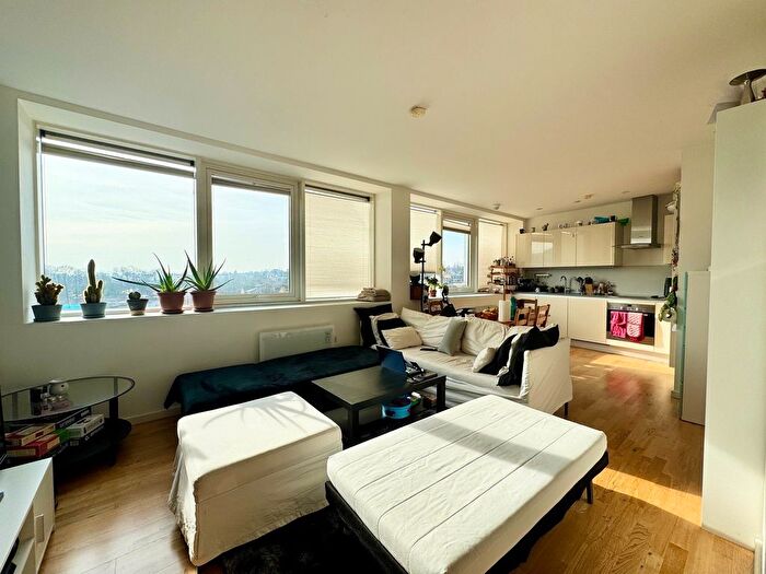 1 Bedroom Flat To Rent In Holloway Road, London, N19