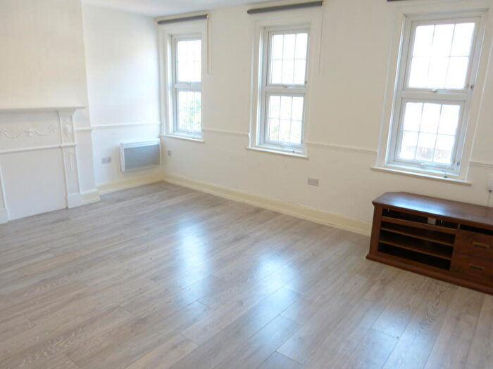 1 Bedroom Flat To Rent In Golders Green Road, London, NW11