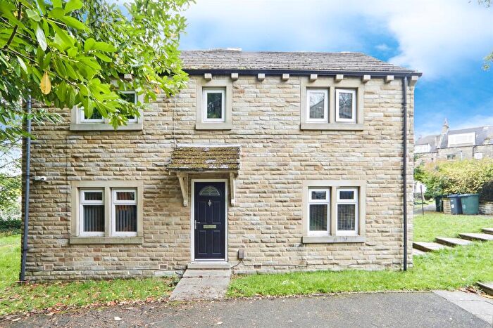 3 Bedroom End Of Terrace House For Sale In Abbots Wood, Bradford, BD9