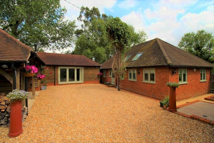 5 Bedroom Detached Bungalow To Rent In Green Lane, Bradfield, Reading, RG7