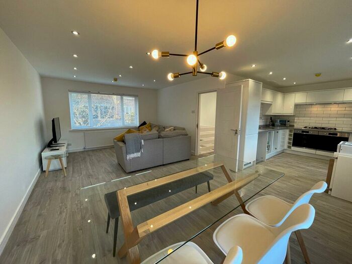 6 Bedroom Detached House To Rent In Florida Drive, Exeter, EX4