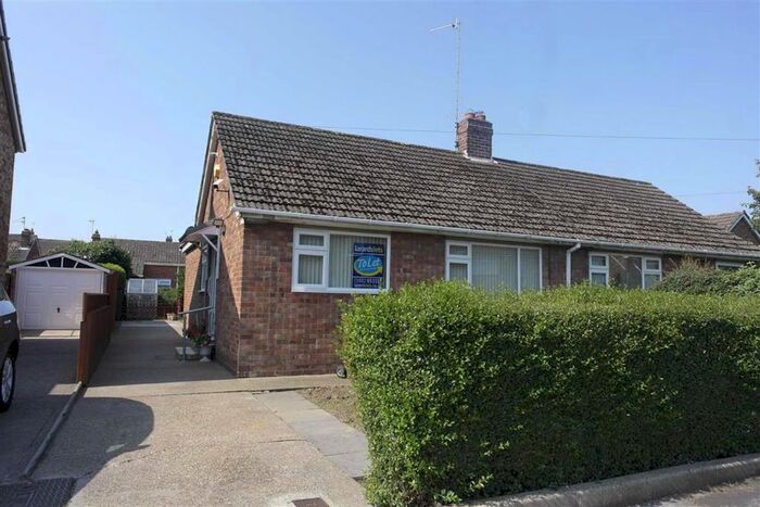 2 Bedroom Bungalow To Rent In Sutton House Road, Hull, HU8