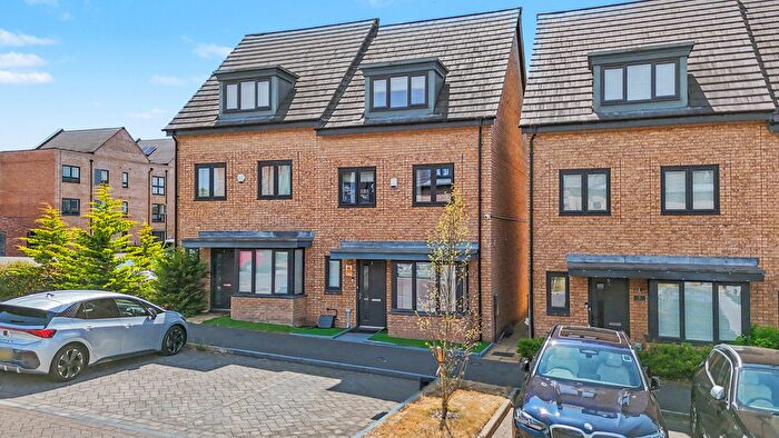 3 Bedroom Semi-Detached House For Sale In Woodlands Place, Blythe Valley, Solihull, B90