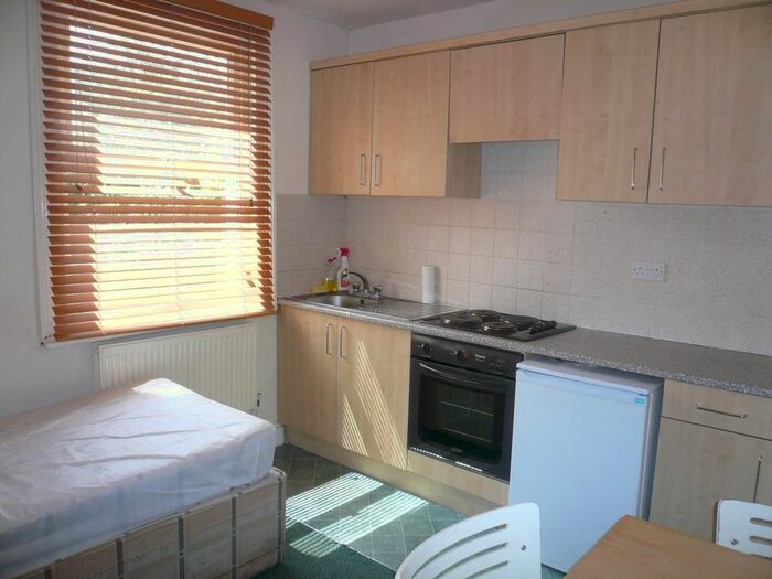 Studio To Rent In Harvist Road, London, NW6