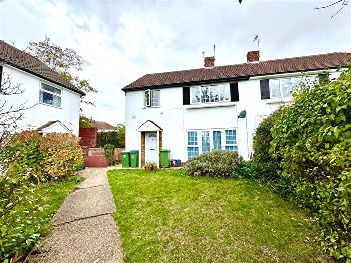 2 Bedroom Maisonette For Sale In Three Corners, Barnehurst, DA7
