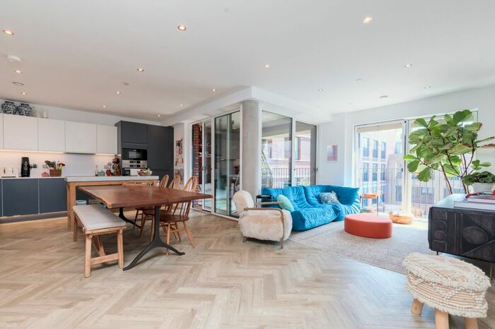 3 Bedroom Flat To Rent In Rookwood Way, London, E3