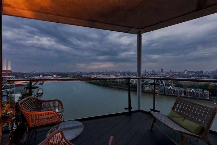 2 Bedroom Flat For Sale In Riverlight Quay, London, SW11