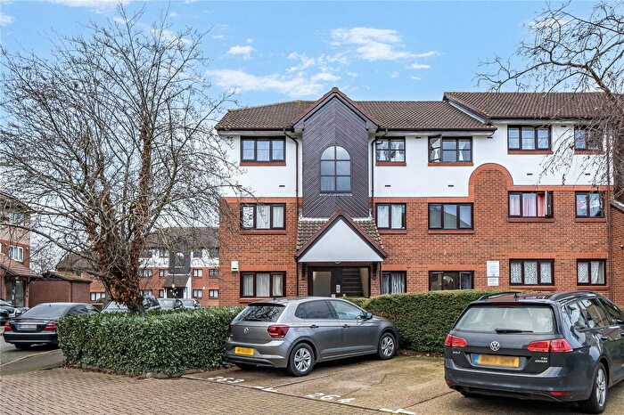 1 Bedroom Flat For Sale In St Pauls Rise, Palmers Green, London, N13