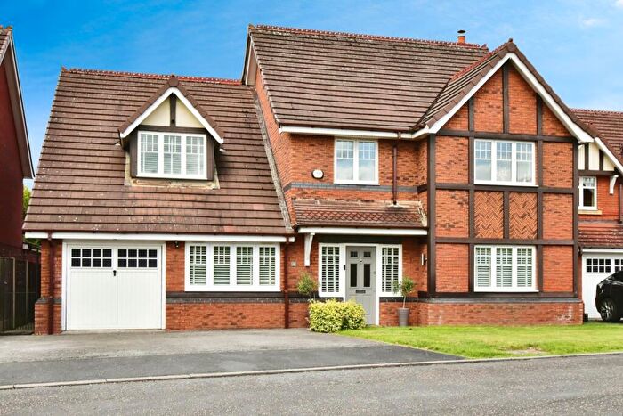 5 Bedroom Detached House For Sale In Woodacre Close, Sale, Greater Manchester, M33