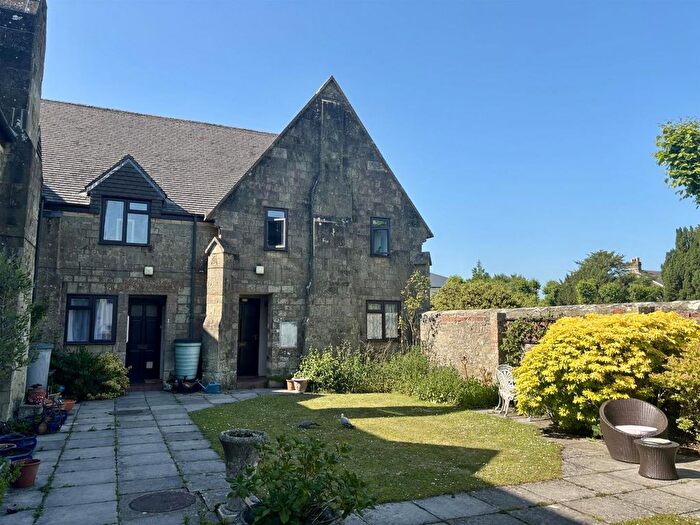 2 Bedroom Flat For Sale In King Edwards Court, Shaftesbury, SP7