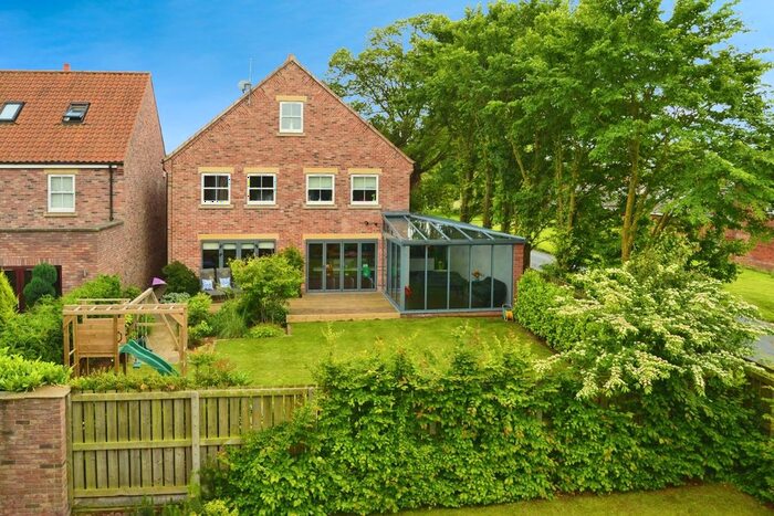 5 Bedroom Detached House For Sale In Monckton Rise, South Newbald, York, YO43